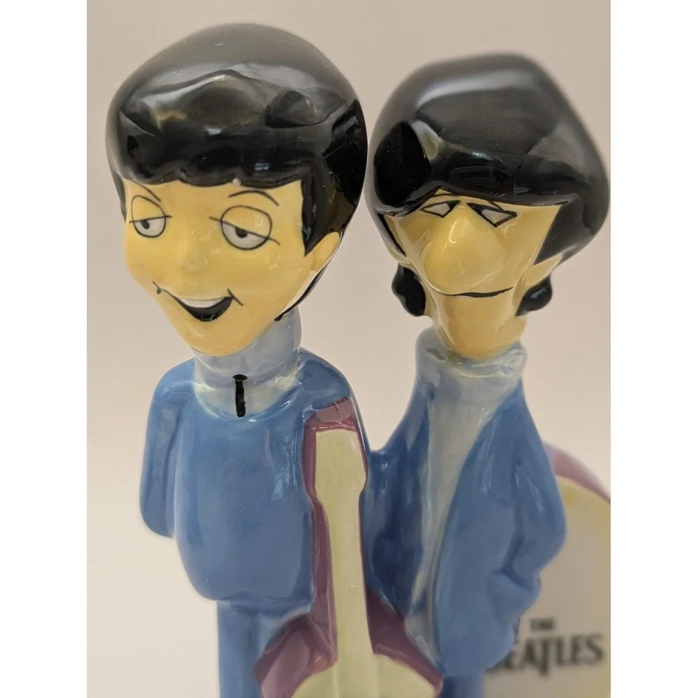 The Beatles Animated 2004 Vandor Apple Salt & Pepper Shakers NEW In Box‎